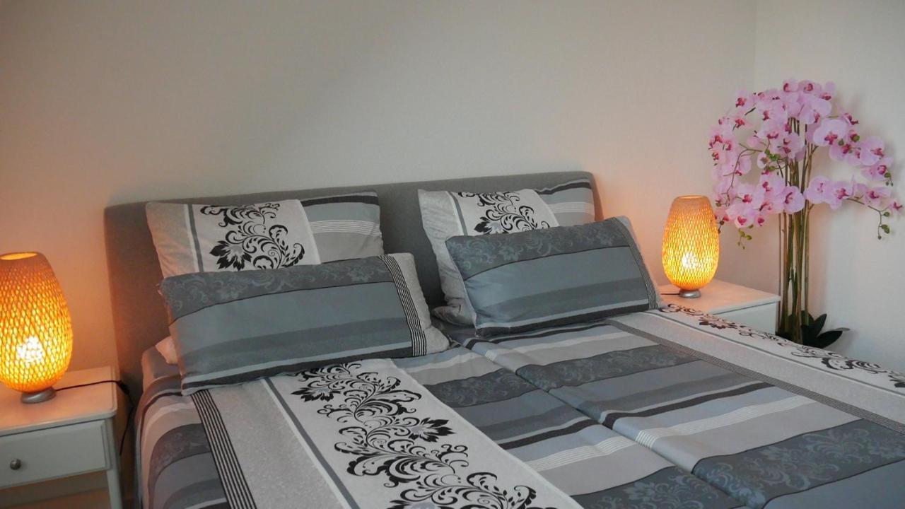 Stadtnahe Komfortferienwohnung Fuer Familien Und Geschaeftsreisende ヒルデスハイム エクステリア 写真